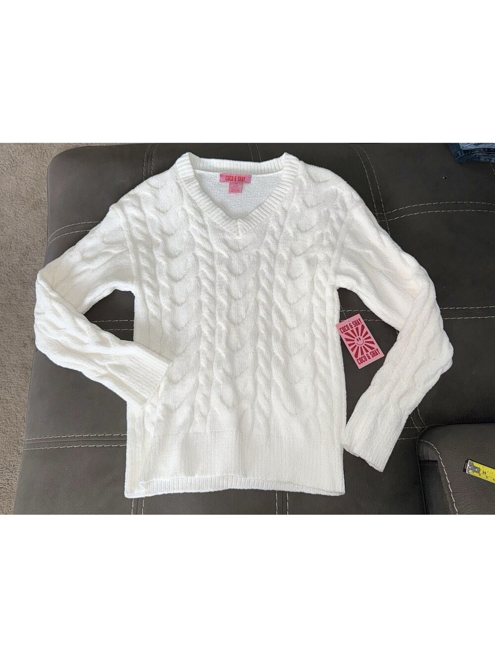 Coco & Shay White Cable Knit V-Neck Sweater Women’s XS NWT Soft Cozy